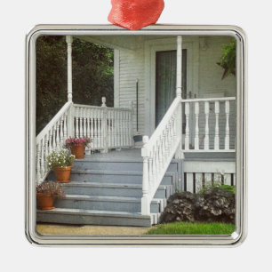 Hübsche Blume und eine hübsche Veranda Silbernes Ornament