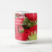 Hübsche Blumen, mit Vers von Mark 11:24 Kaffeetasse (Mittel)