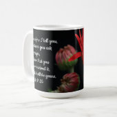Hübsche Blüte, mit Vers von Mark 11:24 Kaffeetasse (Vorderseite Links)