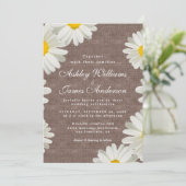 Hübsche Daisies White Floral Rustic Linen Wedding Einladung (Stehend Vorderseite)