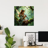 Hübsche elfenhafte Fee, die Klarinette spielt Poster (Heimbüro)