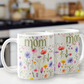 Hübsche Farbige Wildblume Muster Weichgrüne Mama Kaffeetasse