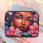 Hübsche farbrosa Blume Personalisiert Laptopschutzhülle<br><div class="desc">Coole Luftkunst,  die eine hübsche afroamerikanische Frau mit rosa Blume im Haar darstellt. Hübsche hyper realistische digitale Kunst. Personalisierte Tablettenhülle.</div>
