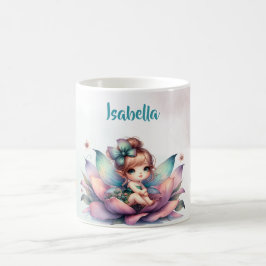 Hübsche Fee sitzt in einer Blume Kaffeetasse
