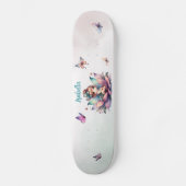 Hübsche Fee sitzt in einer Blume Skateboard (Vorderseite)
