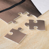 Hübsche Frau berührt ihr Gesicht Puzzle (Seite)