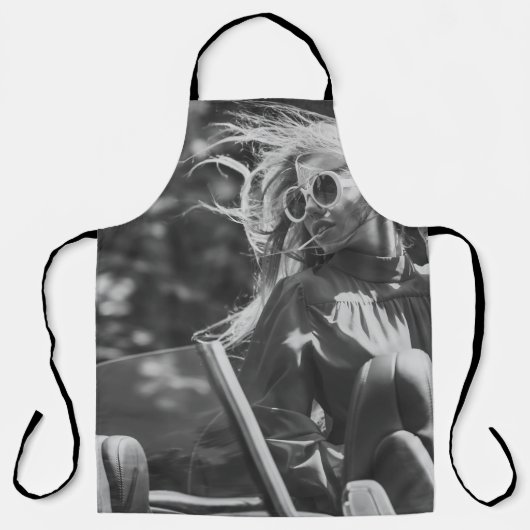 Hübsche Frau in einem Cabrio Schürze (Vorderseite)