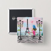 Hübsche Frau in Paris Button mit Eiffelturm (Vorne & Hinten)