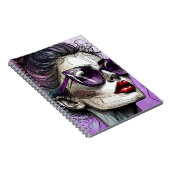 Hübsche Frau in Sonnenbrille und Red Lipstick Notizblock (Rechte Seite)