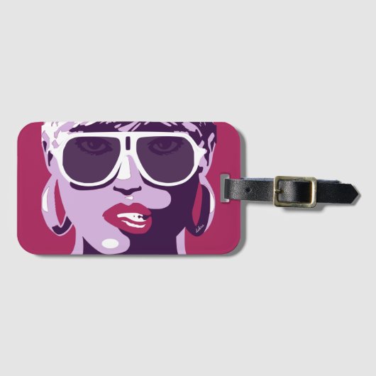 Hübsche Frau mit rosa Lippenstift Gepäckanhänger (Vorderseite (Horizontal))