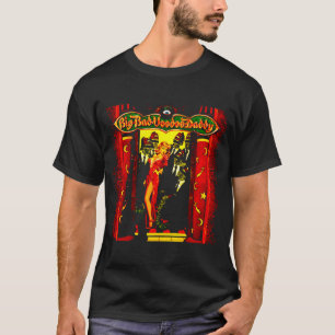Hübsche Frau mit Vintage-Typografie T-Shirt