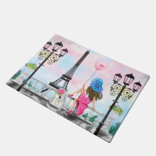 Hübsche Frau und Rosa Herzballon - I Liebe Paris Fußmatte (Schrägansicht)