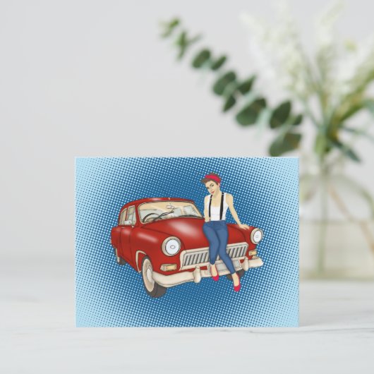 Hübsche Frau und rotes Auto Postkarte (Stehend Vorderseite)