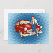 Hübsche Frau und rotes Auto Postkarte (Vorne/Hinten)