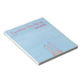 hübsche Füße in der coolen Wasserauflage Notizblock (angewinkelt)