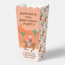 Hübsche Geburtstagsparty von Cowgirl und Pferd