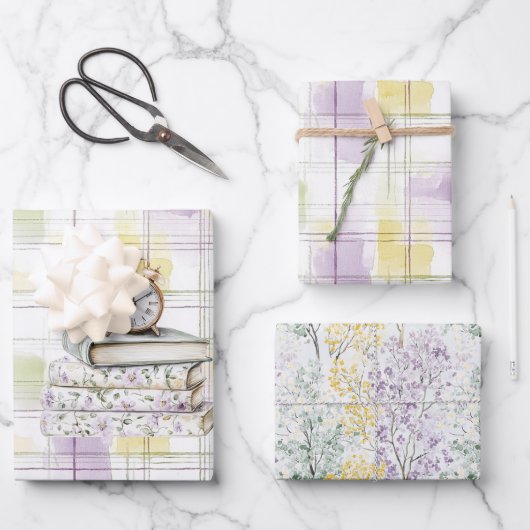 Hübsche gelbe violette Blumenbücher Uhr Geburtstag Geschenkpapier Set (Vorderseite)