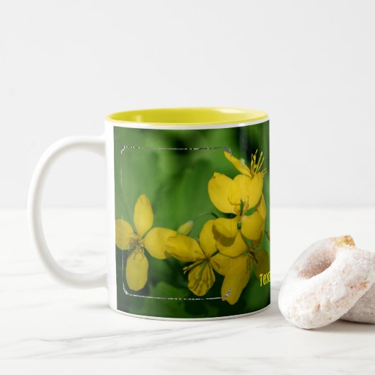 Hübsche gelbe Wildblumen Rahmen hinzufügen Ihr Fot Zweifarbige Tasse (Mit Donut)
