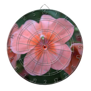Hübsche gewöhnliche rosa Gartenblumen. Florales Fo Dartscheibe