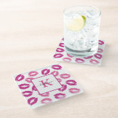 Hübsche Girly Hot Pink Lippen Kisses Monogramm Nam Glasuntersetzer (Schrägansicht)