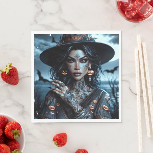 Hübsche Gotische Hexe mit Tattoos-Halloween-Party Serviette (Beispiel)