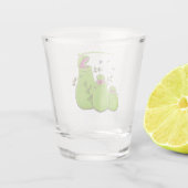Hübsche grüne Fleischfresser-Pflanze Cartoon Schnapsglas (Rückseite)