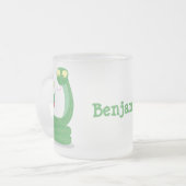 Hübsche grüne Schlange mit Maraca-Cartoon Mattglastasse (Vorderseite Links)