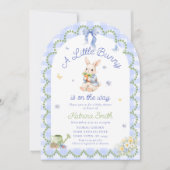Hübsche Häschen Gingham Baby Shower Einladung (Vorderseite)