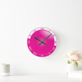 Hübsche heiße Rosa-u. weißerömische Ziffer Runde Wanduhr (Zuhause)