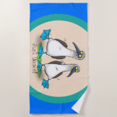 Hübsche, hellblaufüßige Boobies tanzen Cartoon Strandtuch (Vorderseite)