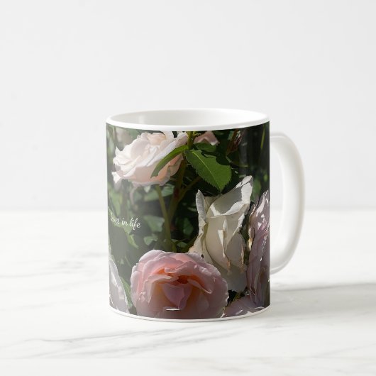 Hübsche hellrosa Rose Kaffeetasse (VorderseiteRechts)