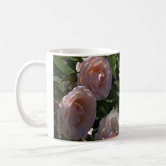 Hübsche hellrosa Rose Kaffeetasse (Links)