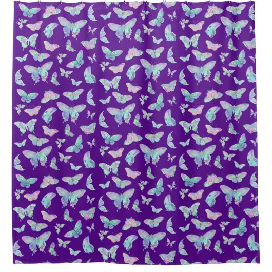 Hübsche, irritierende Schmetterlinge auf Lila Duschvorhang (Vorderseite)