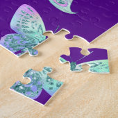 Hübsche, irritierende Schmetterlinge auf Lila Puzzle (Seite)