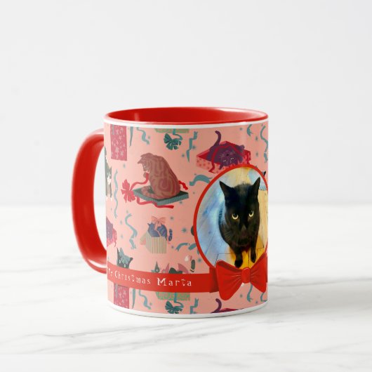 Hübsche Katzen in Weihnachtskästen Personalisierte Tasse (Vorderseite Links)