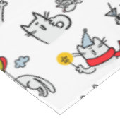 Hübsche Katzen, Milch und Magie. Tischdecke (Schrägansicht)