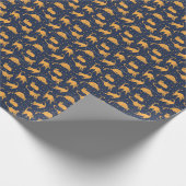 Hübsche Katzen, Sterne, Weltraummuster. Geschenkpapier (Ecke)