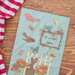 Hübsche Kernvögel und Tiere Personalisiert Geschirrtuch<br><div class="desc">Sie werden Liebe zeigen, dieses personalisierte Handtuch in ihrer Küche. Es zeigt ein hübsches Cottagcore-Design mit Abbildungen von Vögeln, Schmetterlingen, einem Frosch, einem Kaninchen, einer Maus, einige Pilze und einige Blume mit einem Spot, um einen Namen oder kurze Nachricht in brauner Schrift oder kursiv schriftlich in einem braunen Zweig Rahmen....</div>