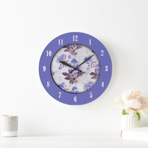 Hübsche lila Blumen zwölf Ziffern Uhr