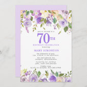 Hübsche Lila Blumenfeier 70. Geburtstagsparty Einladung (Vorne/Hinten)