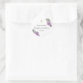 Hübsche Lila Blüte mit Kreuzbestätigung Runder Aufkleber (Tasche)