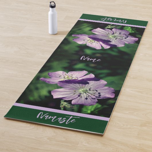 Hübsche Lila Geranium-Blume Personalisiert Yogamatte (Beispiel)