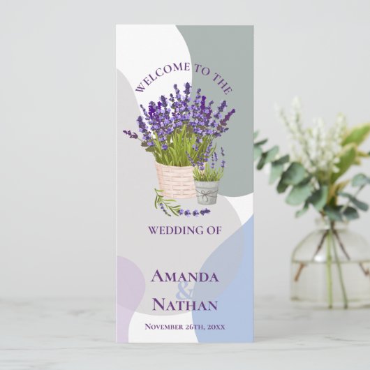 Hübsche Lila Lavendel Blume Hochzeitsprogramm Einladung (Stehend Vorderseite)