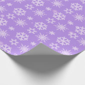 Hübsche Lila Schneeflocken Neuzeit Geschenkpapier (Ecke)