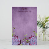 Hübsche Lila und grüne Blumen Briefpapier (Stehend Vorderseite)