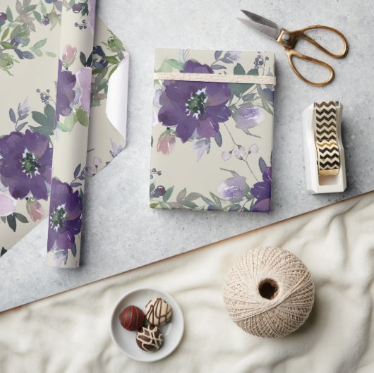 Hübsche lila Wasserfarben-Blumen Geschenkpapier (Kunsthandwerk)