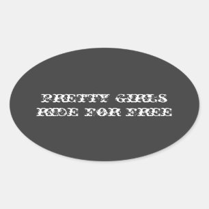 hübsche Mädchenfahrt für freien Sturzhelmaufkleber Ovaler Aufkleber