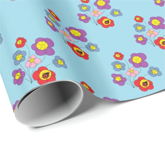 Hübsche Marienkäfer und Blumenmuster Blau Geschenkpapier (Rolleneckpunkt)