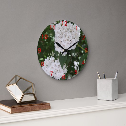 Hübsche Nah-up Berg Laurel Blume Wall Clock Große Wanduhr (Büro)