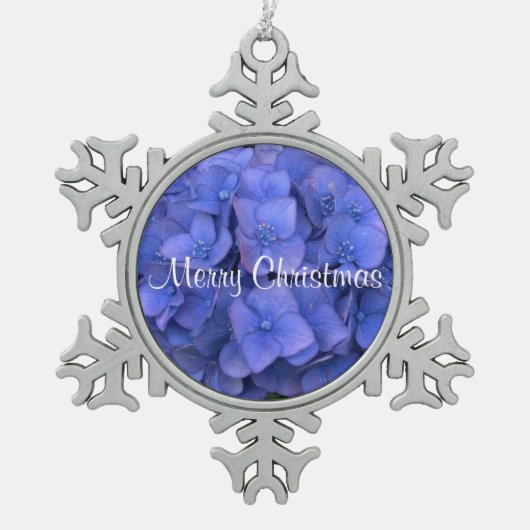 Hübsche Nah-up Blue Hydrangea Floral auf Snowflake Schneeflocken Zinn-Ornament (Vorderseite)